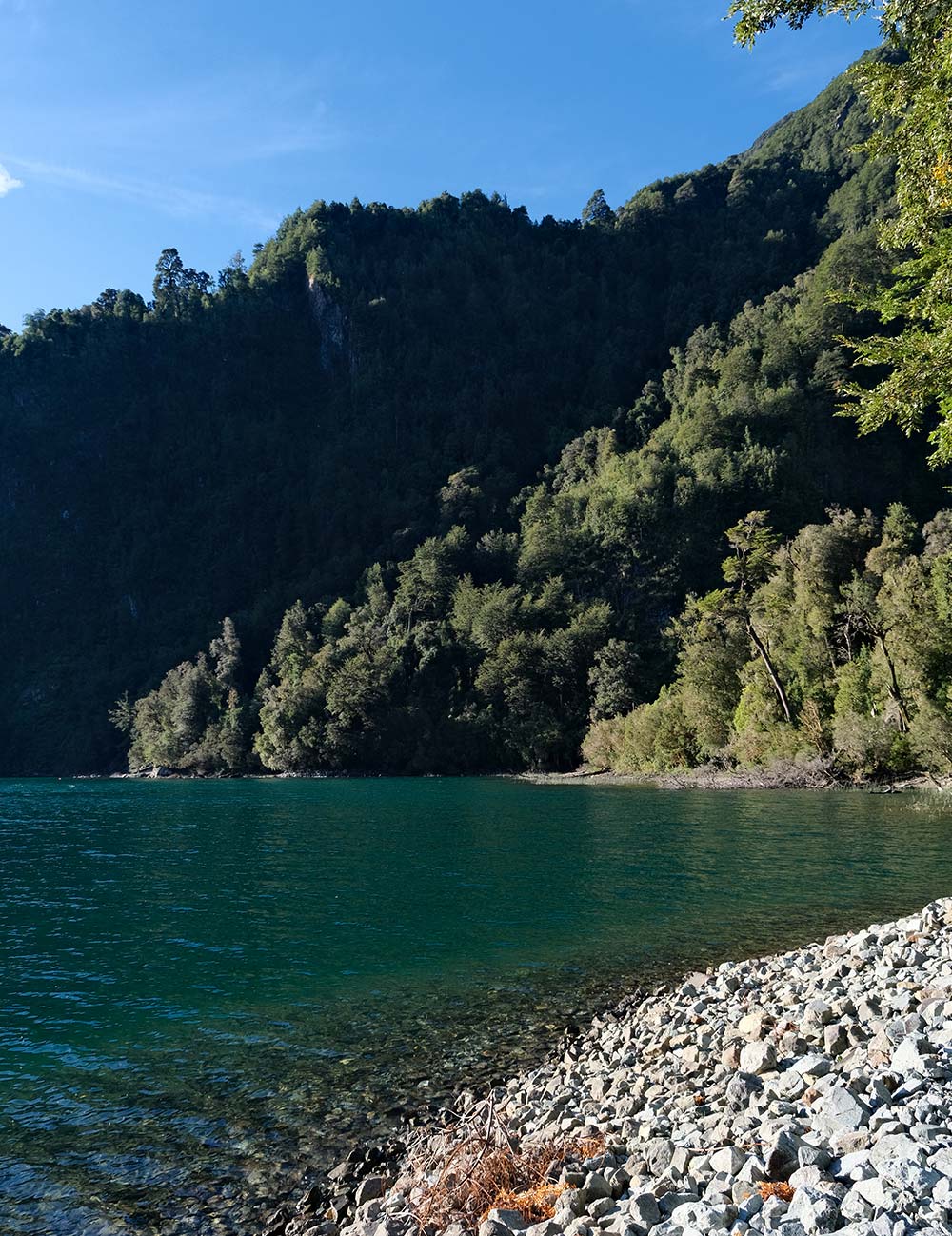 water and mountain img